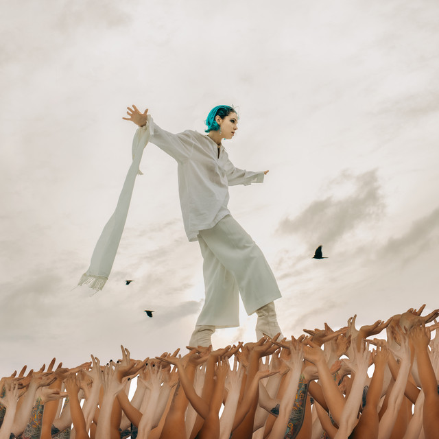 Raine Stern – So&nbsp;Precarious