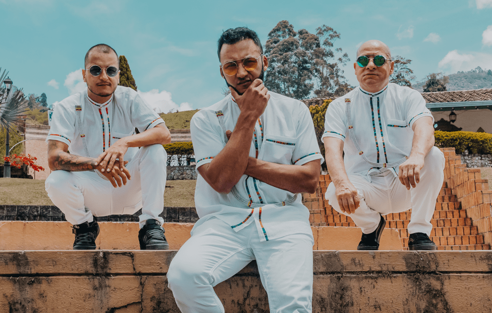 «FOLKOMBIA» está de regreso con su tema «SOLO MENTIRAS» una mezcla innovadora entre folclor colombiano y&nbsp;cumbia.