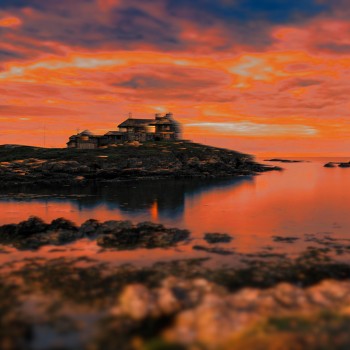 PAYTRON SAINT – Under Scary&nbsp;Houses