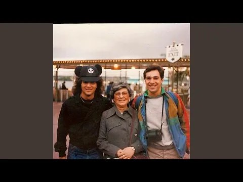 Mallcops – Fear of Missing&nbsp;Out