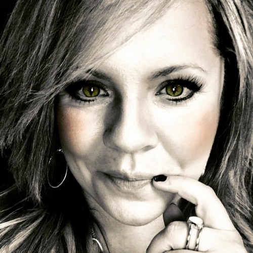 Suanna Lynn – A Little&nbsp;Fire