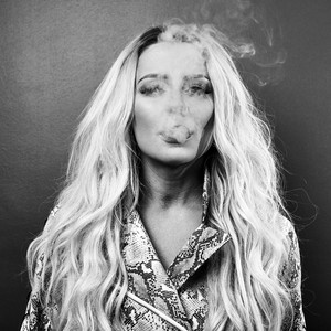 Envy Marshall –&nbsp;Rockstar