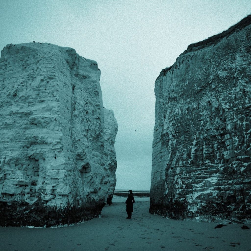 AUSTEL – Beds Of Stone (vinyoles&nbsp;Remix)