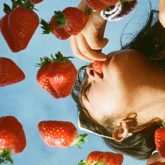 Shanilee – strawberry tattoo