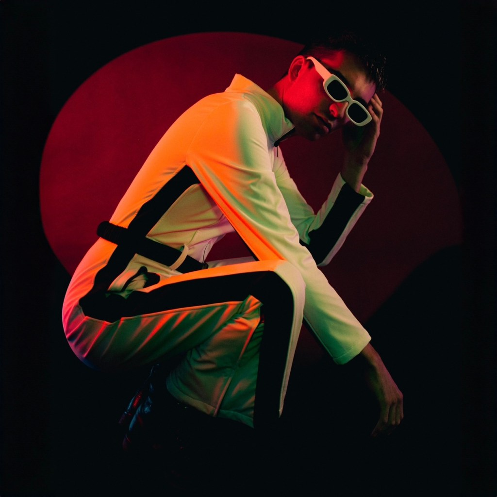 Leo Golo – Holding&nbsp;On