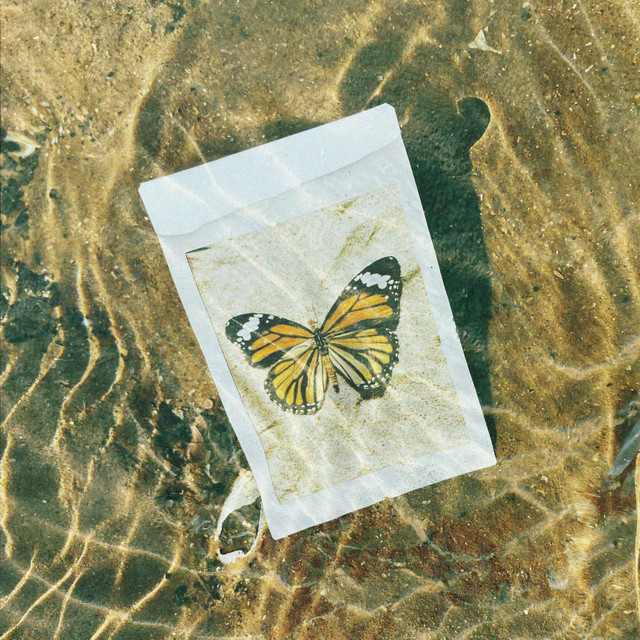 Luna Kiss – Lift me off the&nbsp;ground