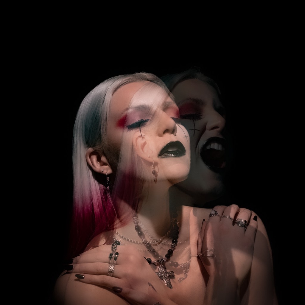 Hannah Duckworth – Ghost&nbsp;❌