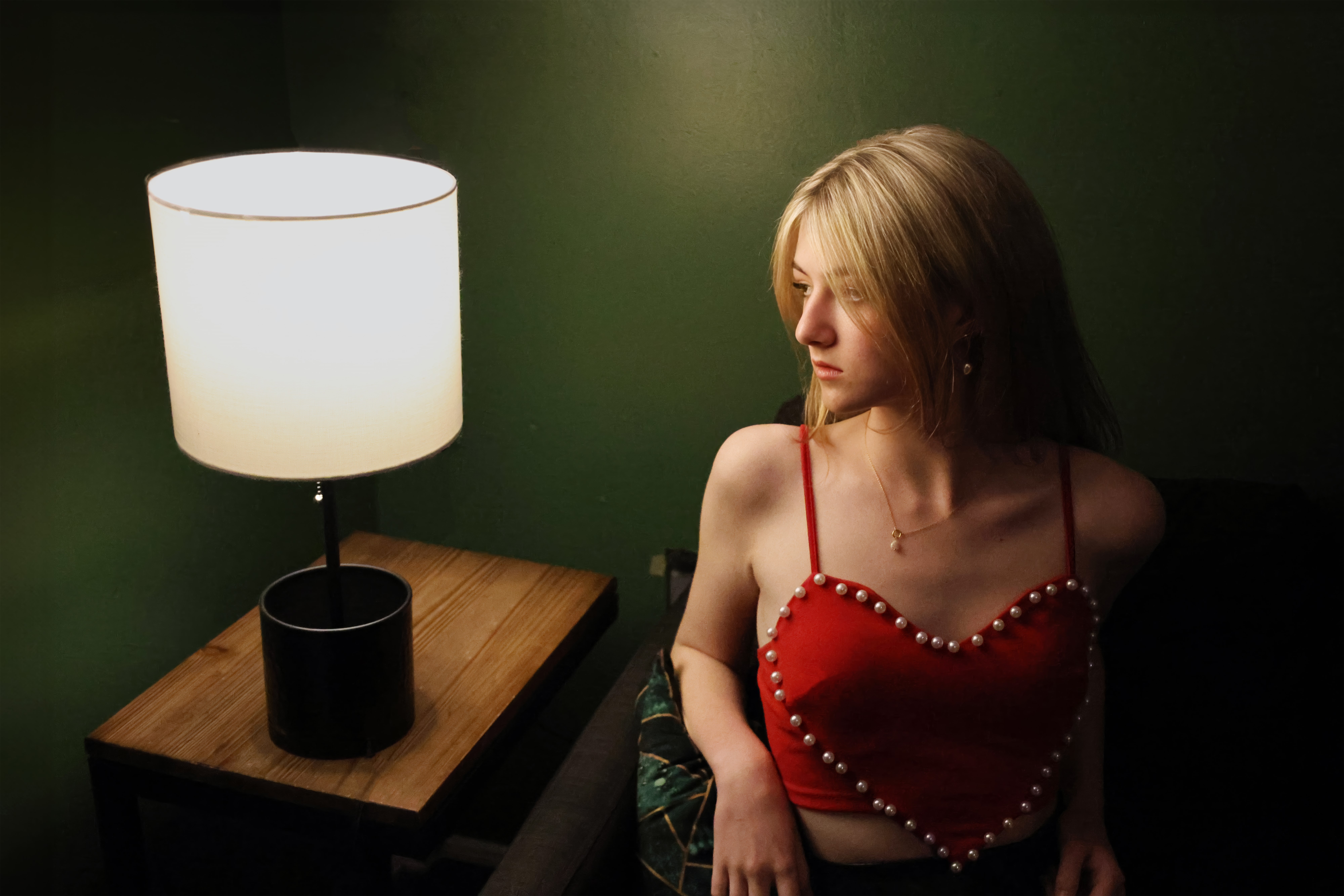 Ava Valianti – Distant