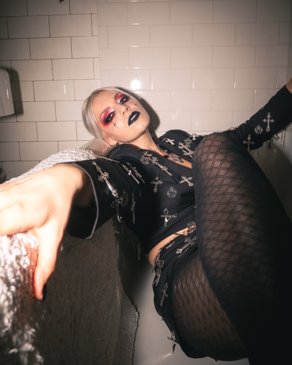 Hannah Duckworth –&nbsp;Ghost