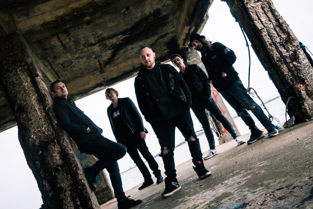 Junction 28 – Last&nbsp;Embrace