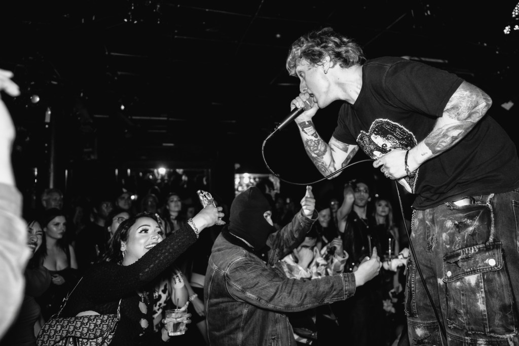 Love Ghost – Spirit&nbsp;Box