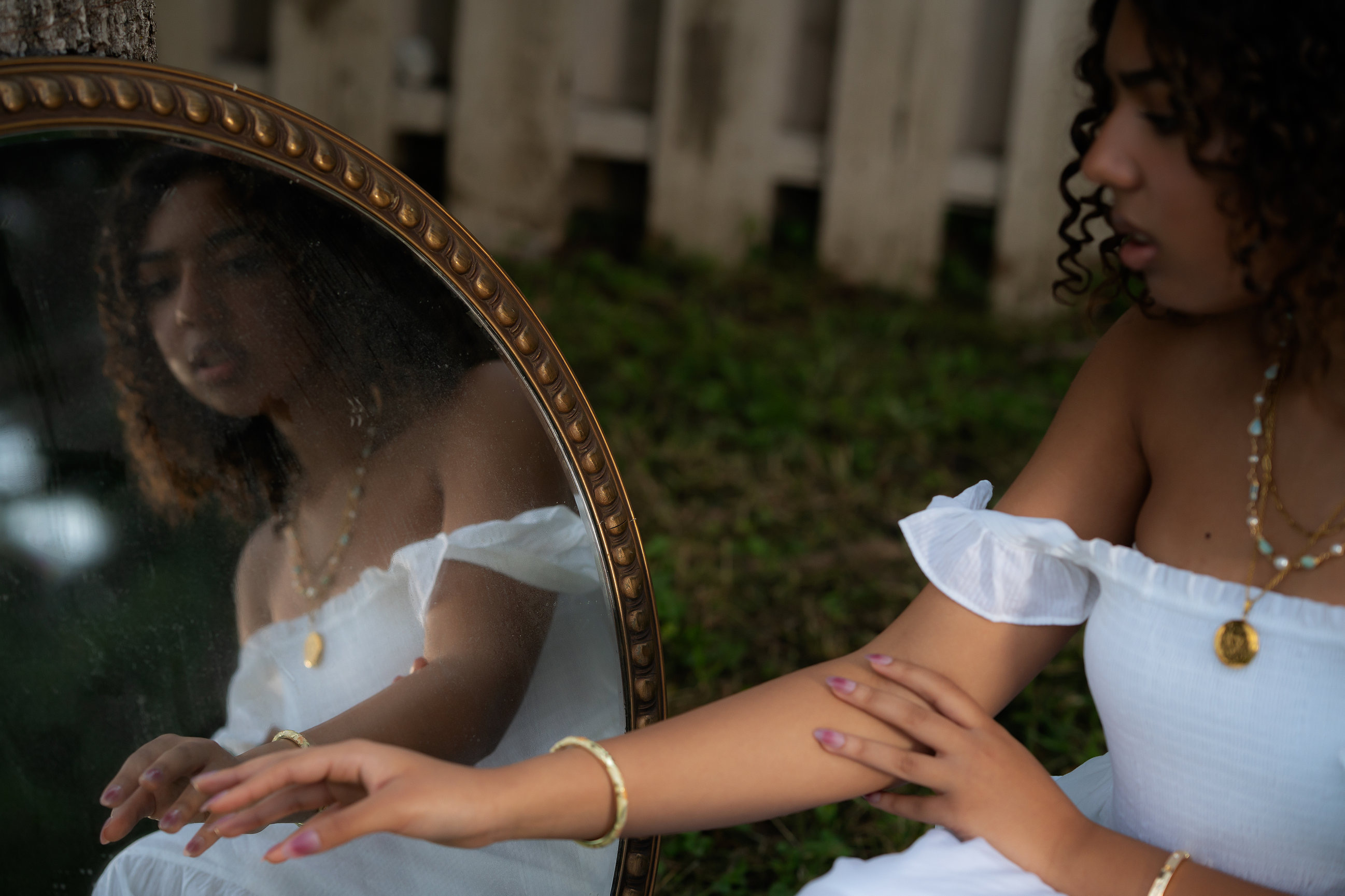 Ezley Jones – Golden Mirror