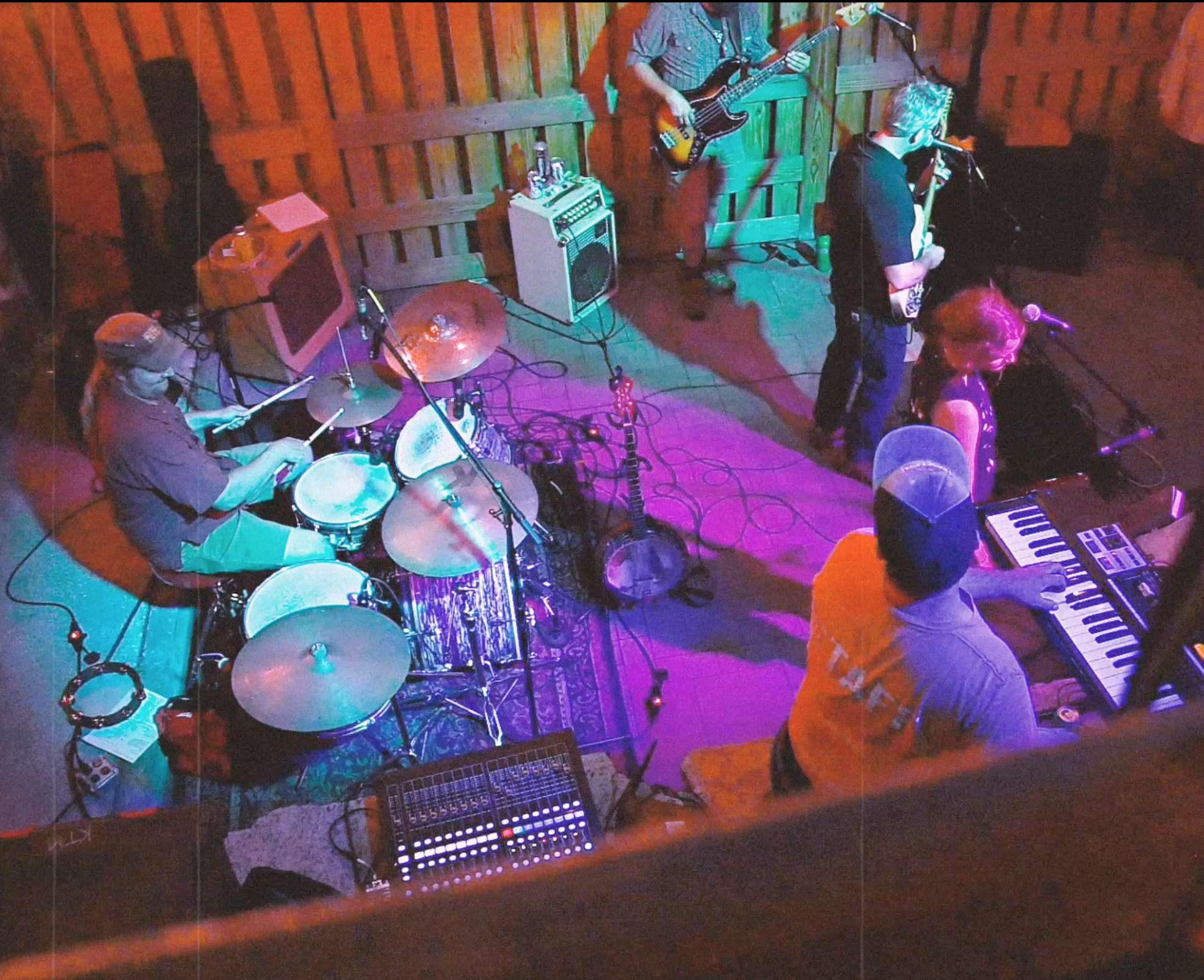 The Sven Curth (huge) Trio – Live at your local Waterhole