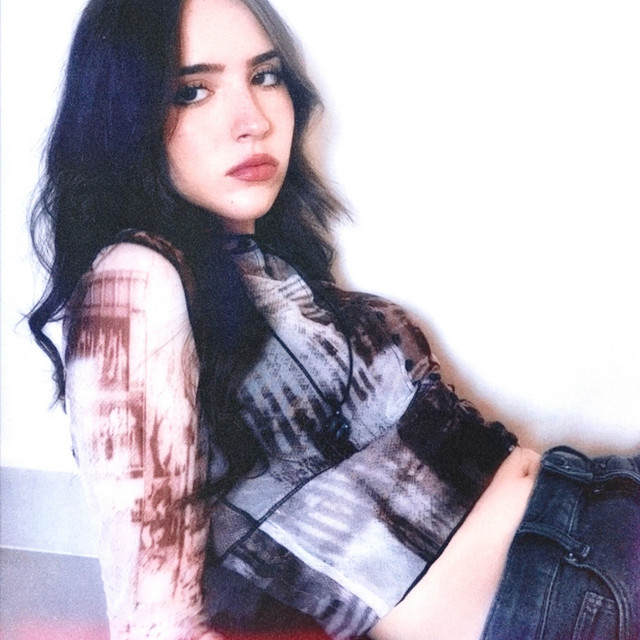 Gabriela Bee –&nbsp;17